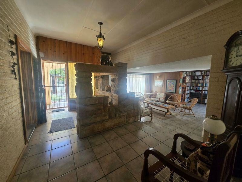 House For Sale in Hospitaalheuwel, Bethlehem - Photo 2