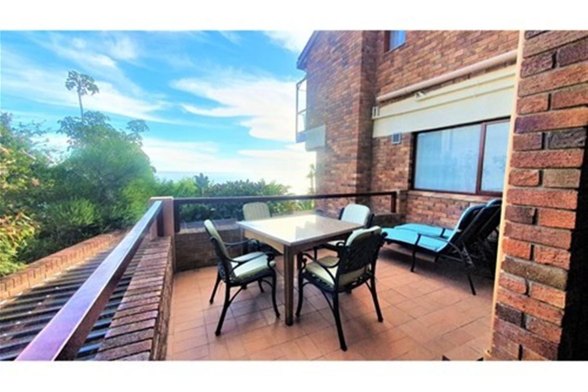 Charming Furnished Apartment Minutes from Camps Bay Beach - Photo 3
