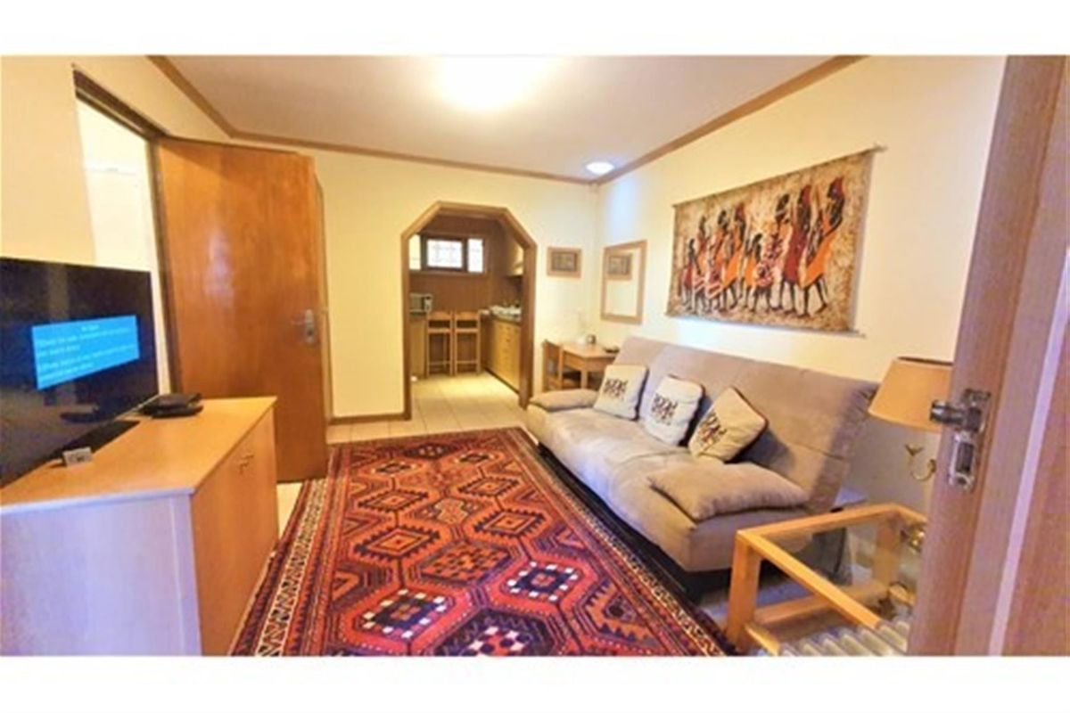 Charming Furnished Apartment Minutes from Camps Bay Beach - Photo 4