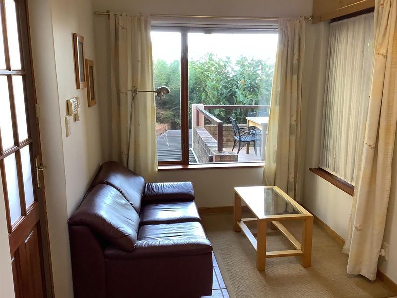 Charming Furnished Apartment Minutes from Camps Bay Beach - Photo 9