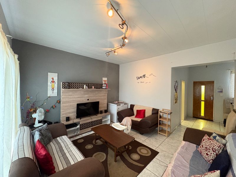 Apartment For Sale in Horizon View, Roodepoort - Photo 5
