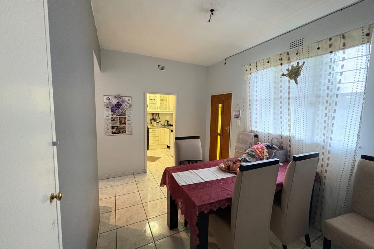 Apartment For Sale in Horizon View, Roodepoort - Photo 3