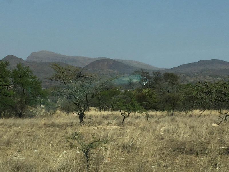 Fully game fenced slice of the african bush in the foothills of the ysterberg halfway - Photo 1