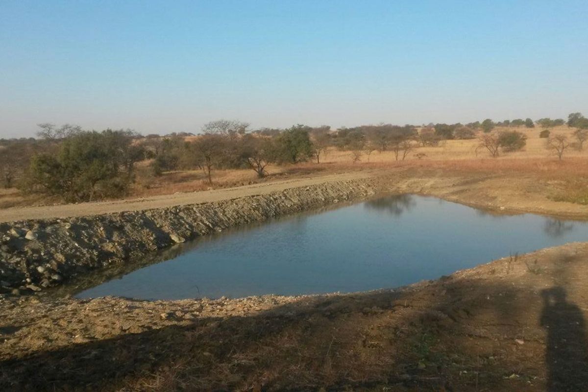 Fully game fenced slice of the african bush in the foothills of the ysterberg halfway - Photo 2