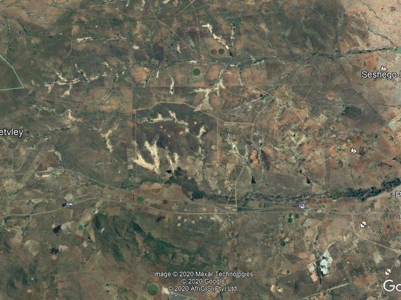 Fully game fenced slice of the african bush in the foothills of the ysterberg halfway - Photo 5