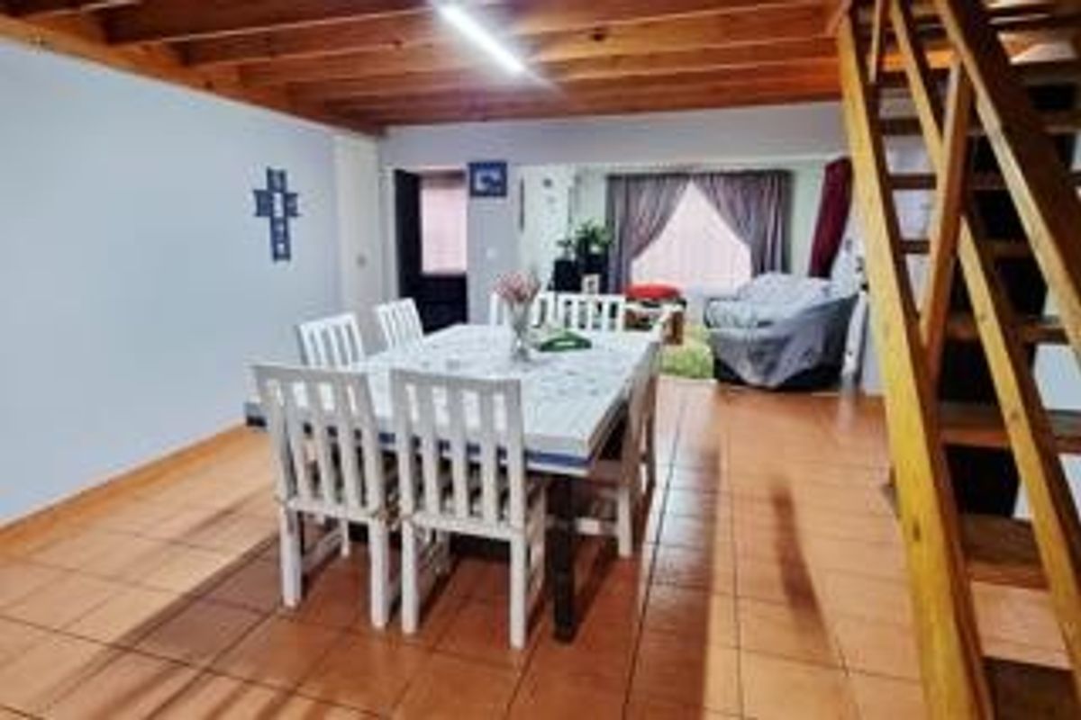 Spacious 4 Bedroom Cluster - Excellent Value in Glen Marais - Photo 5
