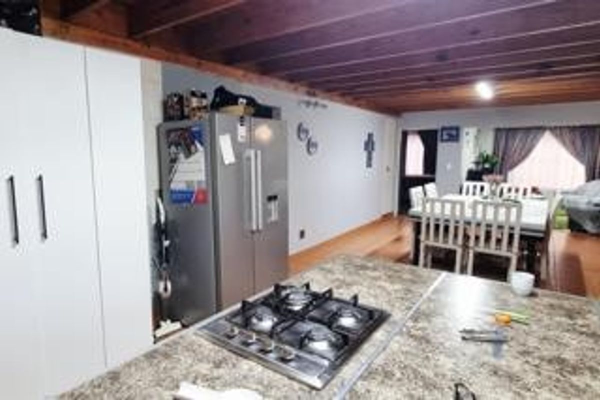 Spacious 4 Bedroom Cluster - Excellent Value in Glen Marais - Photo 3