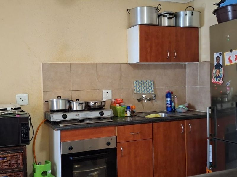 2 Bedroom apartment in Olievenhoutbos Ext 36 for sale! - Photo 7
