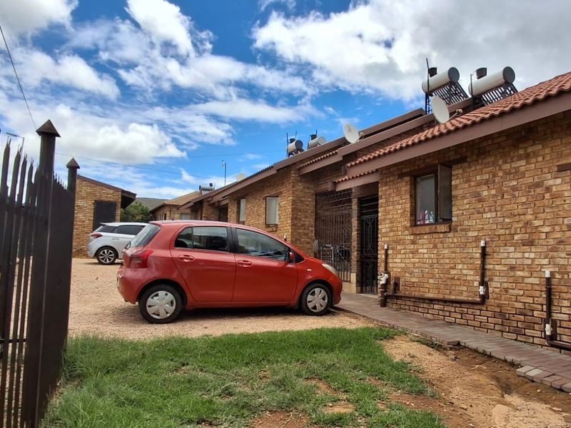 2 Bedroom apartment in Olievenhoutbos Ext 36 for sale! - Photo 3
