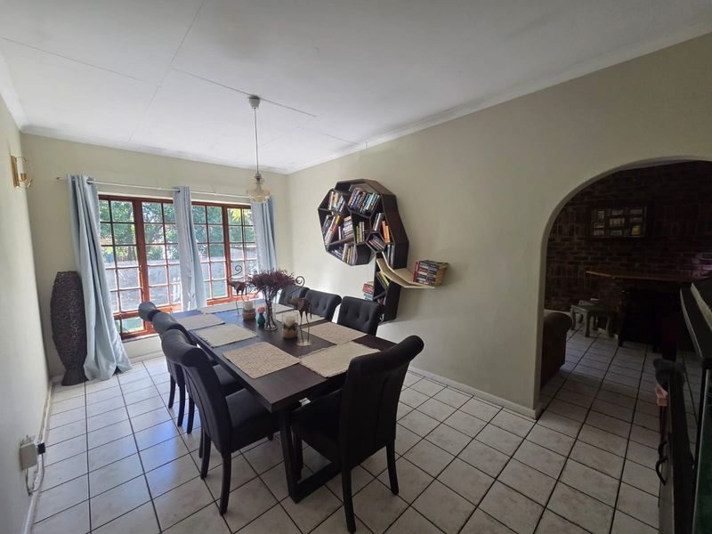 Three bedroom home with potential for 4th bedroom - Photo 9