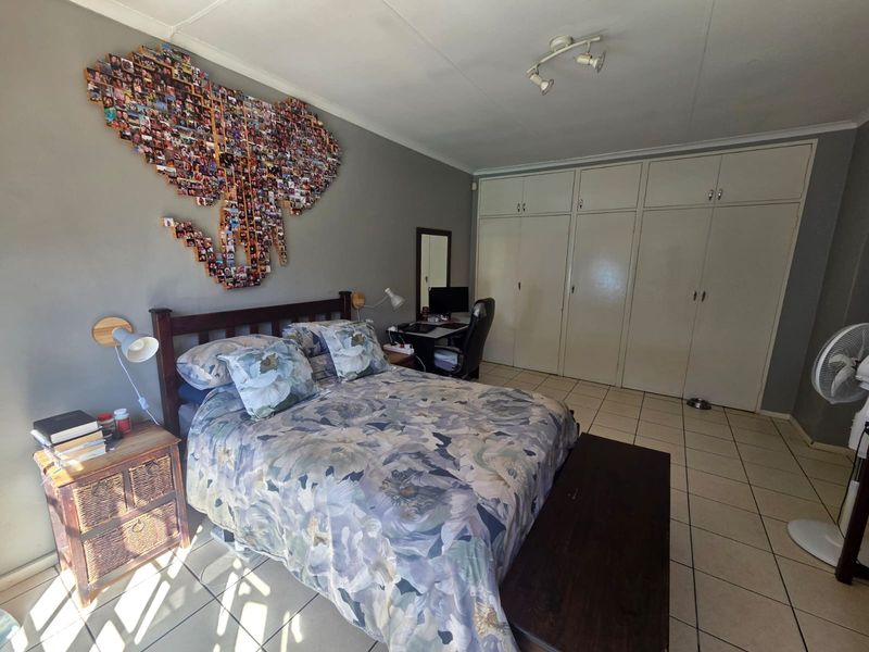 Three bedroom home with potential for 4th bedroom - Photo 3