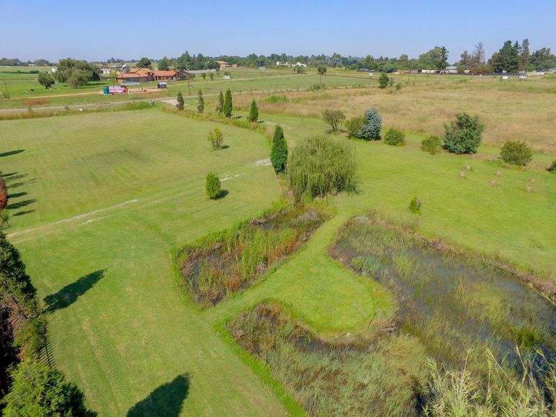 Large level plot in bredell development path - Photo 4