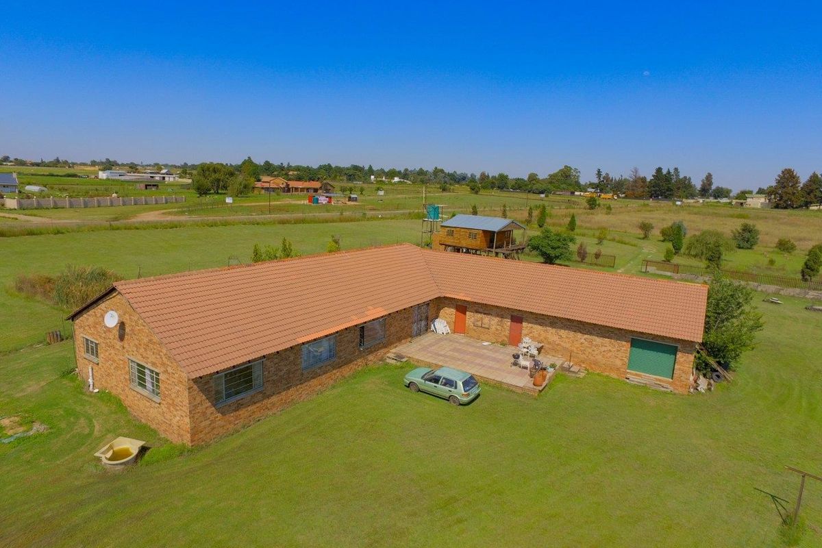 Large level plot in bredell development path - Photo 3