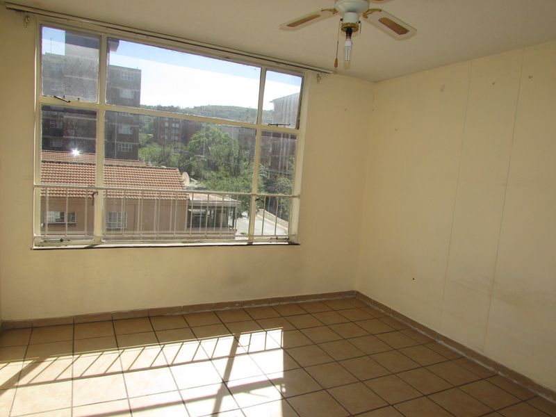 2 Bedroom Apartment - Photo 9