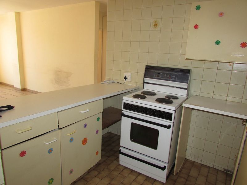 2 Bedroom Apartment - Photo 6