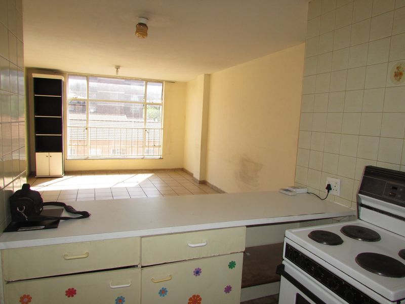 2 Bedroom Apartment - Photo 8