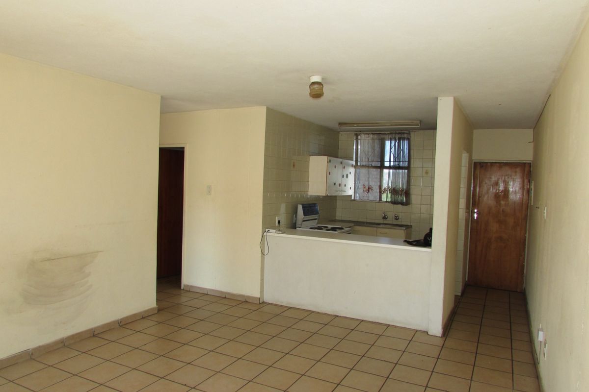 2 Bedroom Apartment - Photo 3