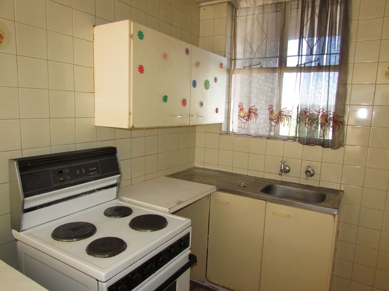 2 Bedroom Apartment - Photo 5