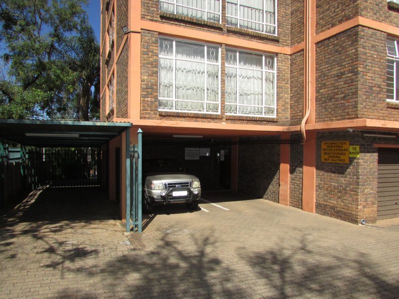 2 Bedroom Apartment - Photo 2