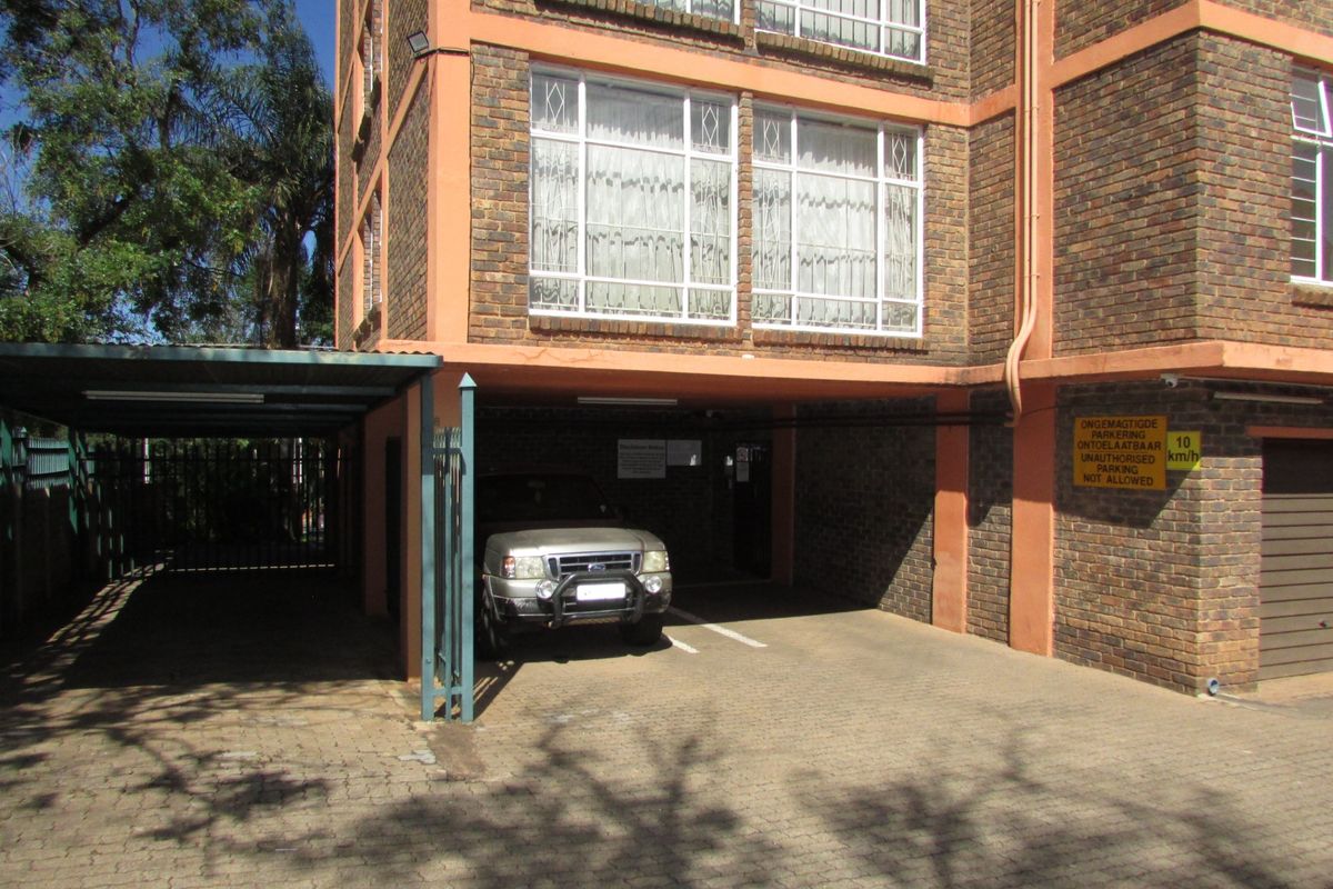 2 Bedroom Apartment - Photo 2