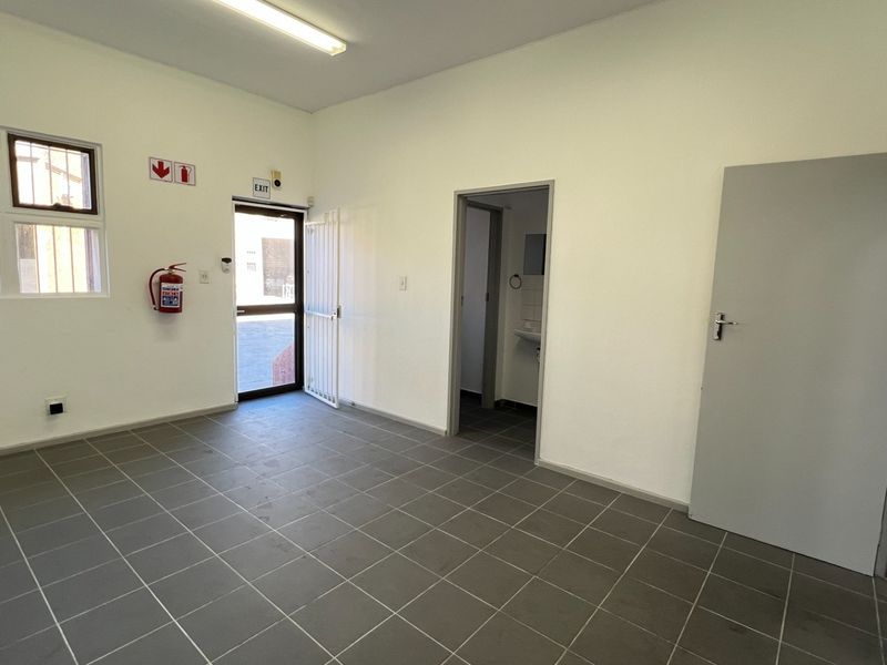 366m2 Warehouse To Let in Montague Gardens, Cape Town | Alternator Park | Unit 18 - Photo 5