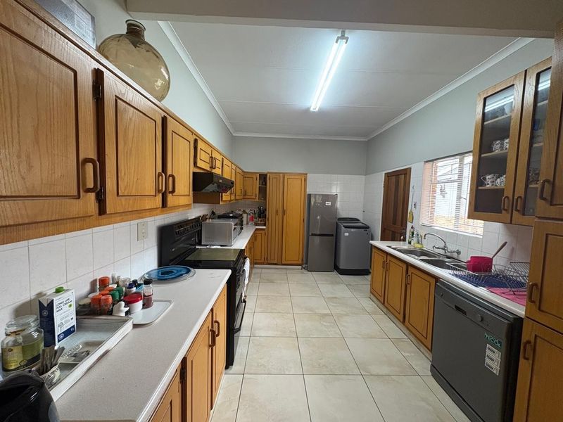 3- Bedroom Townhouse with Pool For Sale in Hutten Heights, Newcastle, KwaZulu Natal - Photo 8