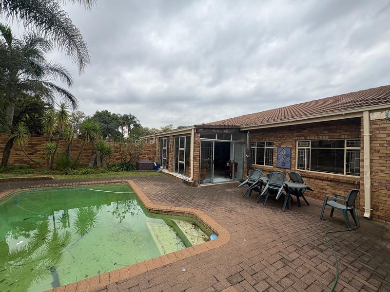 3- Bedroom Townhouse with Pool For Sale in Hutten Heights, Newcastle, KwaZulu Natal - Photo 4