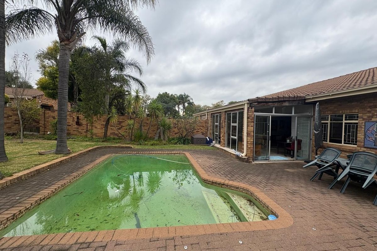 3- Bedroom Townhouse with Pool For Sale in Hutten Heights, Newcastle, KwaZulu Natal - Photo 5