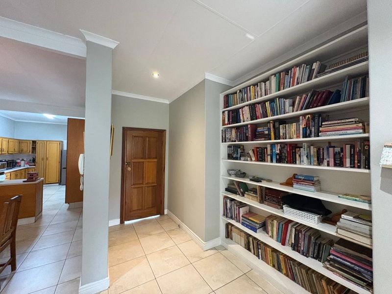 3- Bedroom Townhouse with Pool For Sale in Hutten Heights, Newcastle, KwaZulu Natal - Photo 6