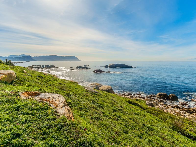 House For Sale in Murdock Valley, Simons Town - Photo 2