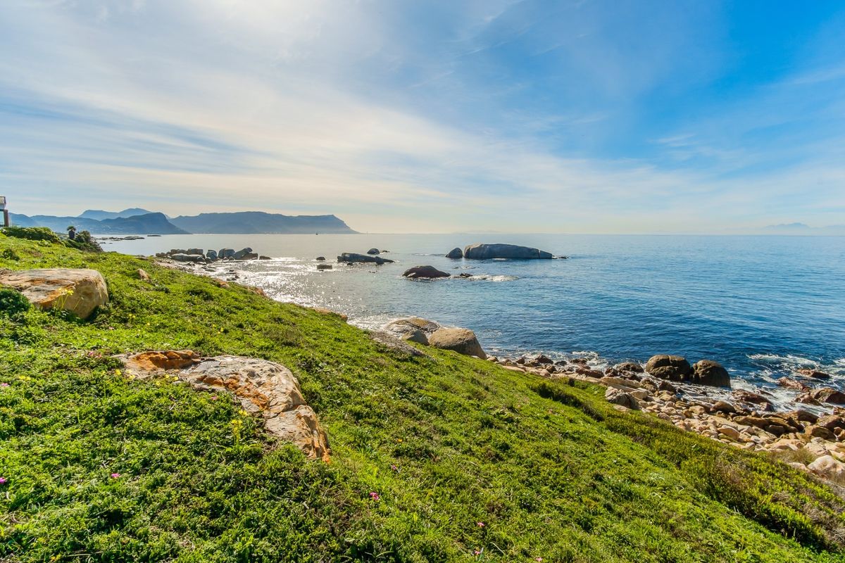 House For Sale in Murdock Valley, Simons Town - Photo 2