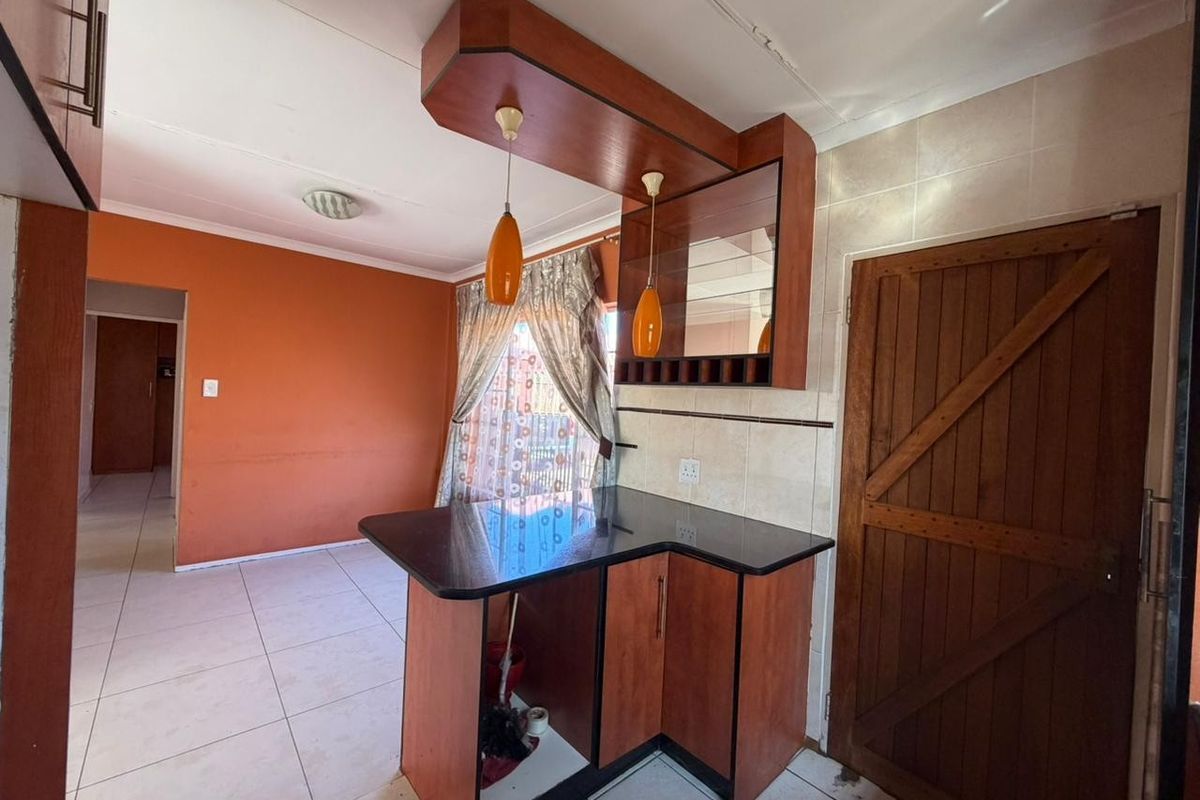 House For Sale in Nkwe Country Estate, Rosslyn, Akasia - Photo 4