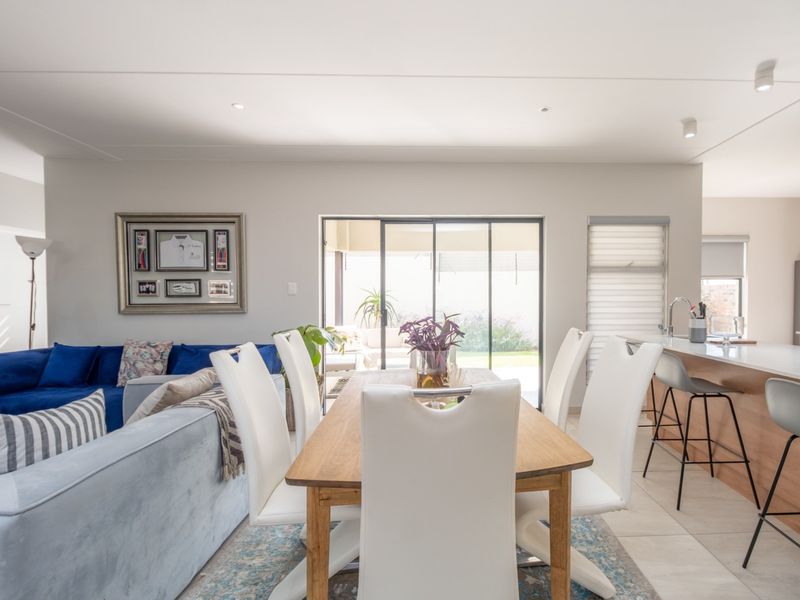 Elegant Luxury Home in Prestigious Secure Estate - Carlswald, Midrand - Photo 8