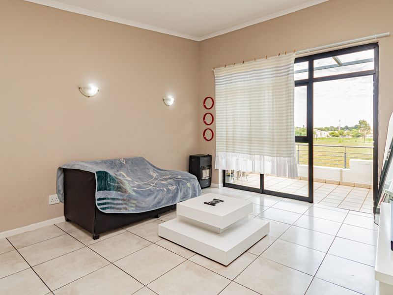 Impressively stunning, up-market and secure - All costs included - Photo 5