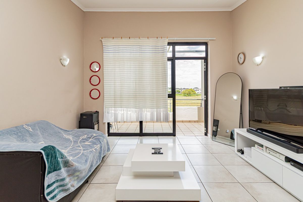 Impressively stunning, up-market and secure - All costs included - Photo 4