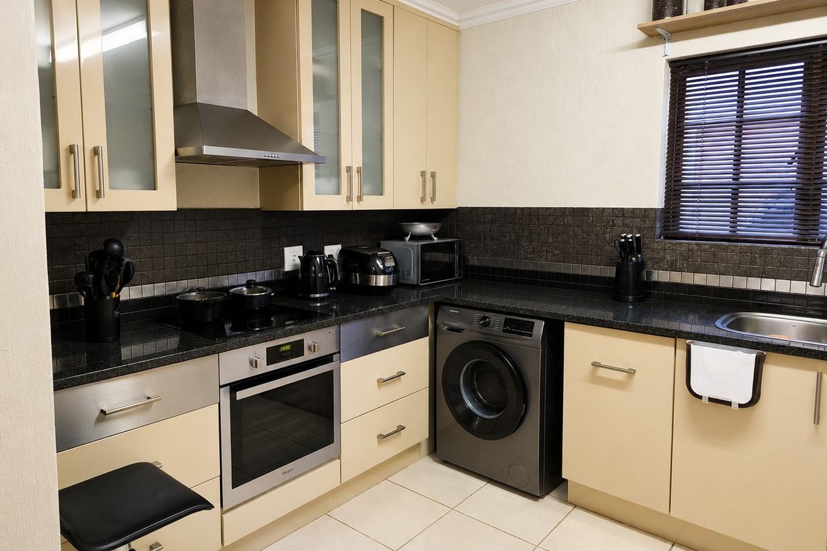 Furnished Ground Floor Apartment To Rent in Boardwalk, Pretoria - Photo 4