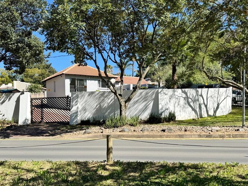 Investment Property FOR SALE in Jukskei Park, Randburg - Photo 2