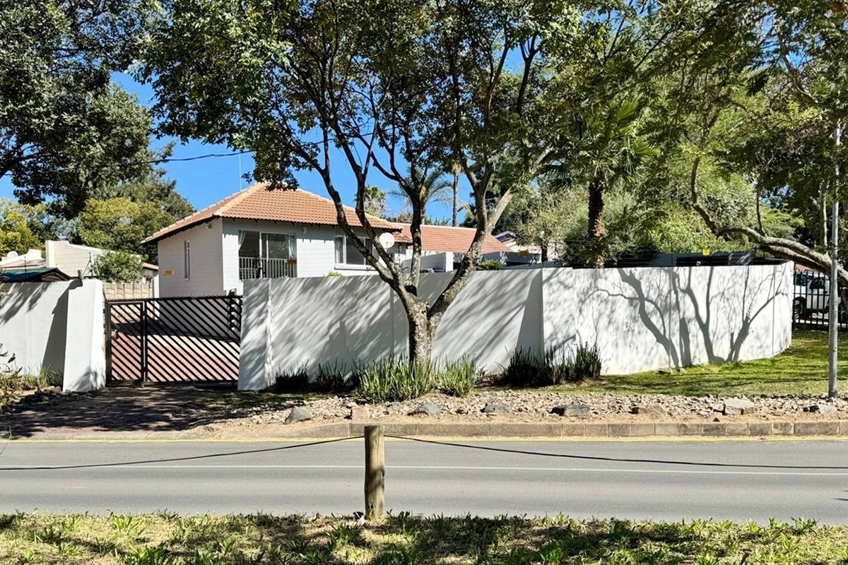 Investment Property FOR SALE in Jukskei Park, Randburg - Photo 2