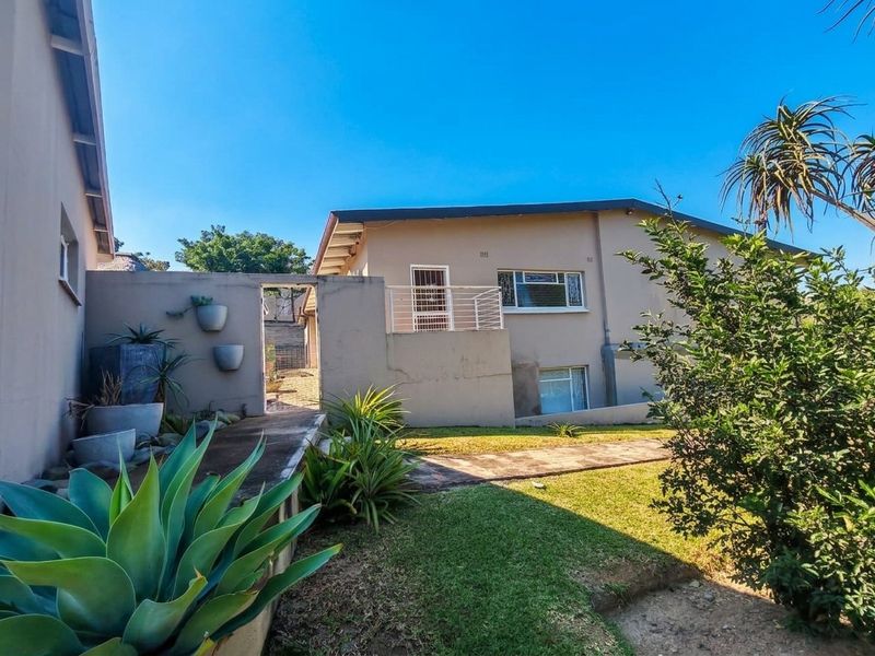Exceptional Family Home with Pool, Entertainment Areas and Modern Comforts in Nelspruit Ext 5 - Photo 8