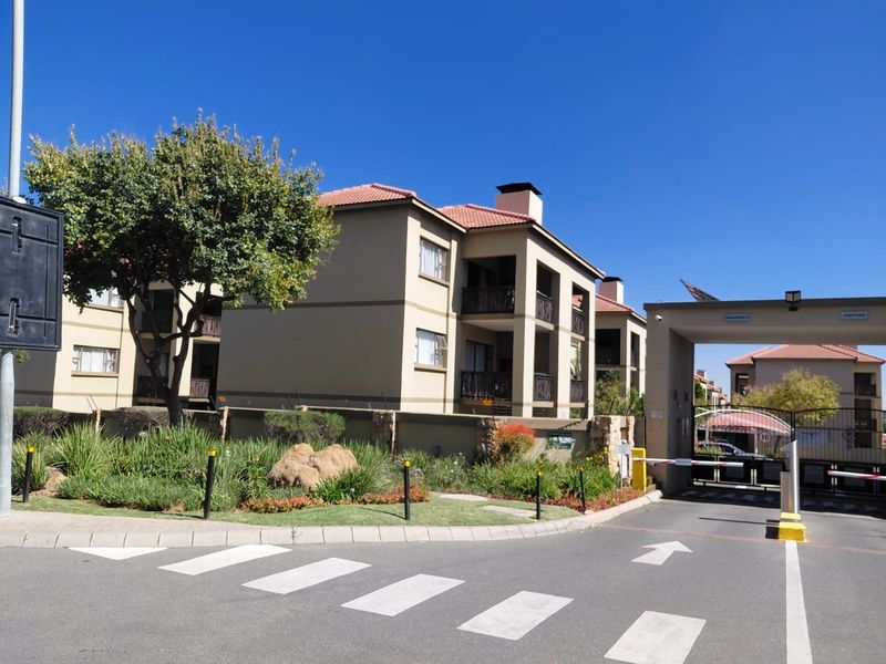 Ground Floor Gem with Private Garden and Built-In Braai - Photo 2