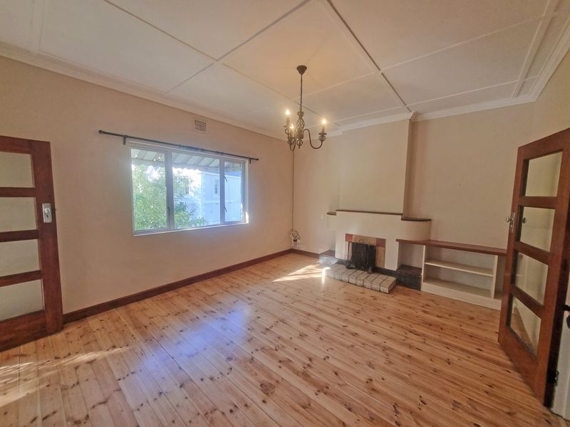 Sunny 2-Bed, 2-Bath Apartment with Garage | Rondebosch - Photo 2