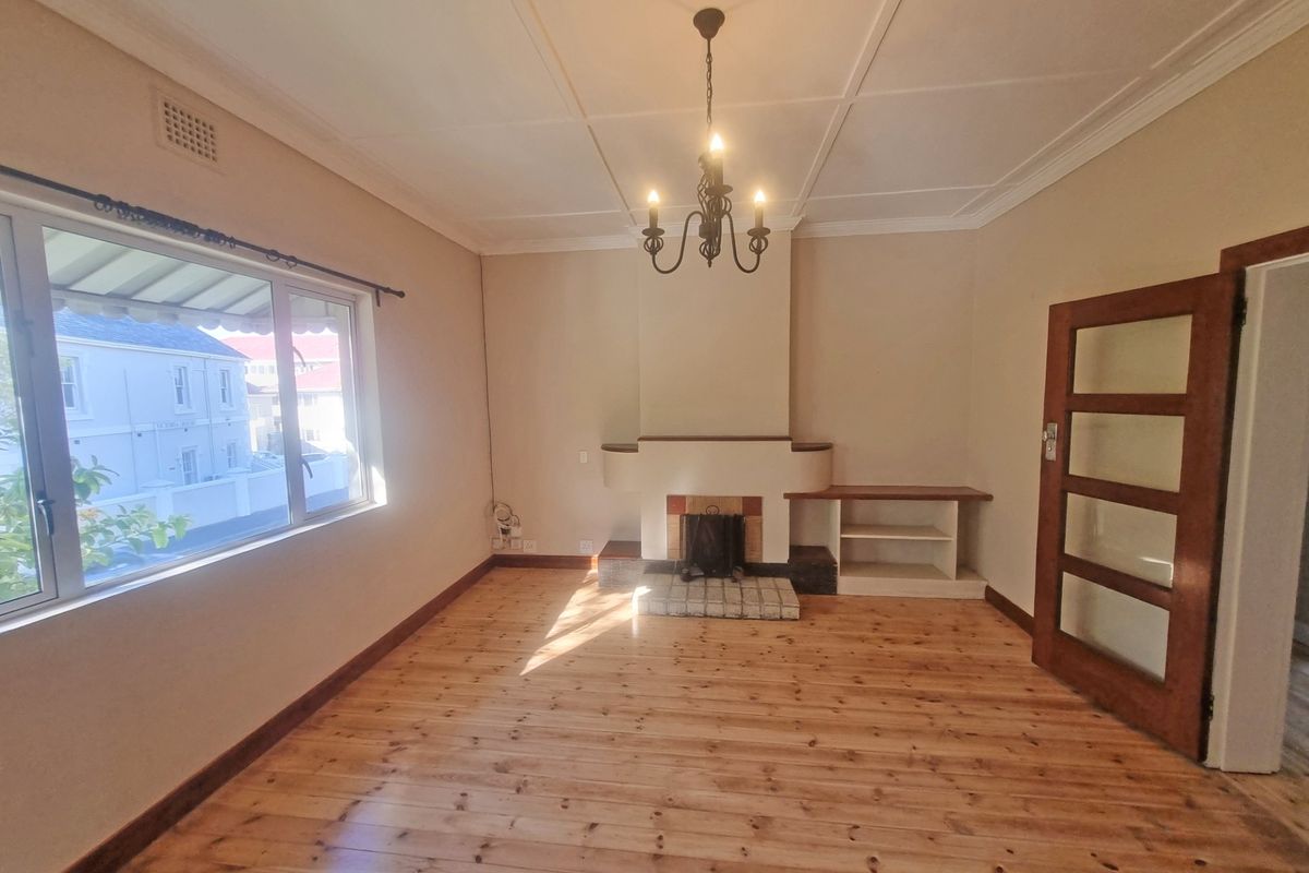 Sunny 2-Bed, 2-Bath Apartment with Garage | Rondebosch - Photo 3