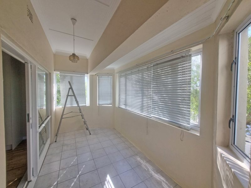 Sunny 2-Bed, 2-Bath Apartment with Garage | Rondebosch - Photo 5