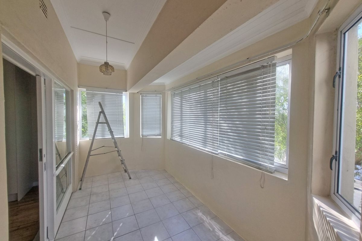 Sunny 2-Bed, 2-Bath Apartment with Garage | Rondebosch - Photo 5