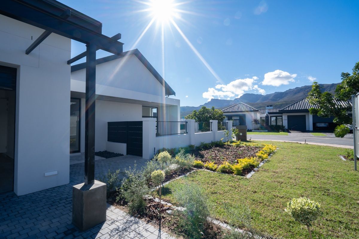 4 Bedroom House To Rent in Pearl Valley - Photo 3