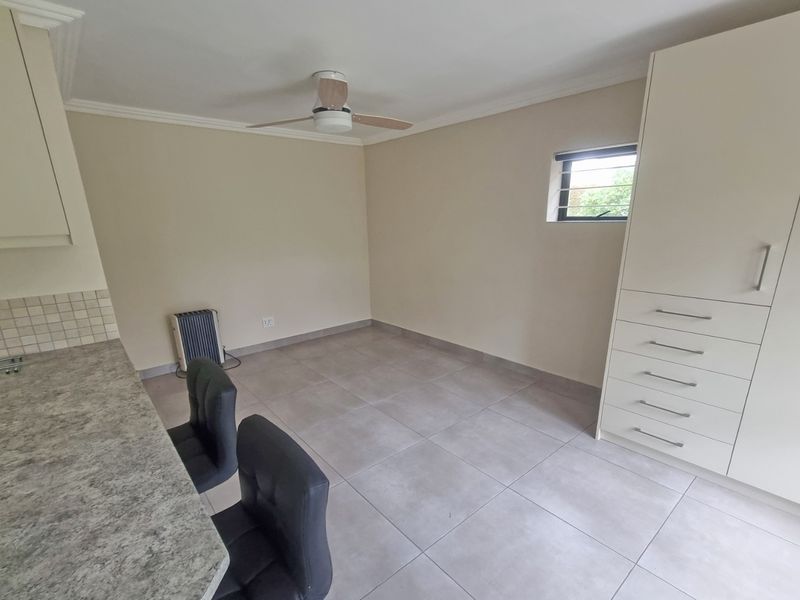 Unfurnished Studio garden flat available - Constantia - 1 July - Photo 2