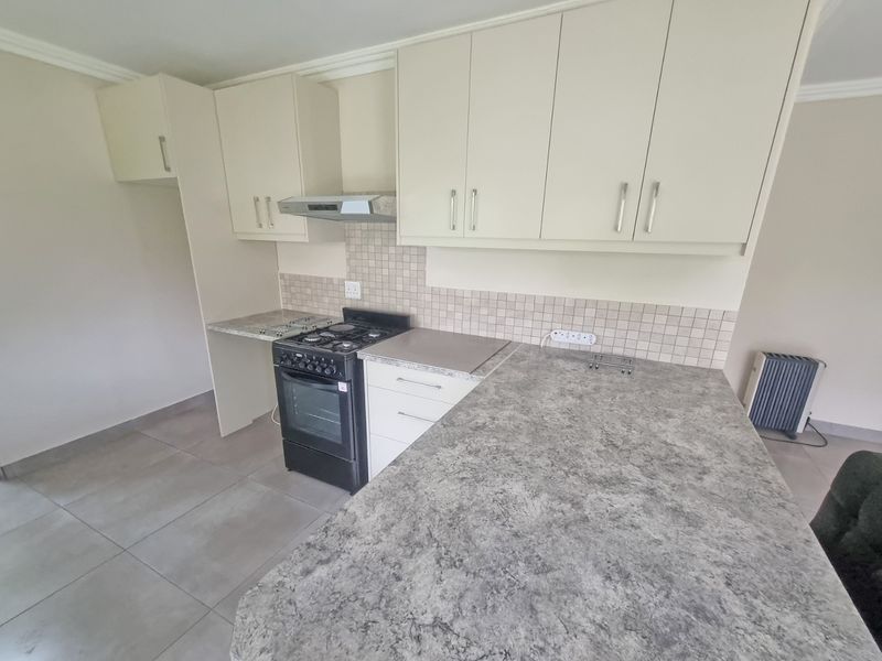 Unfurnished Studio garden flat available - Constantia - 1 July - Photo 5