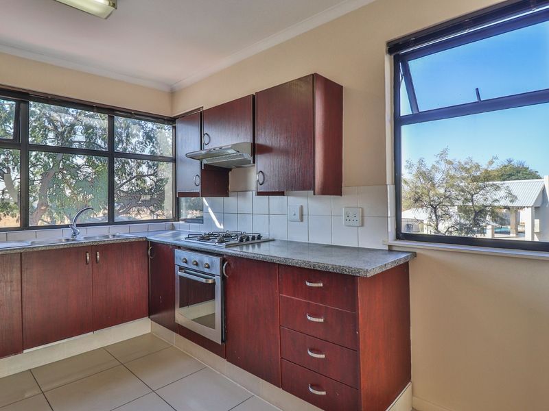 Impressively stylish and secure living - All costs included - Photo 9