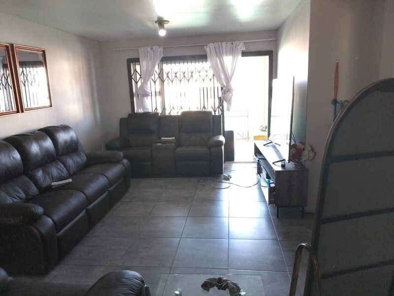 Two Bedroom Apartment For Sale in Bonela, Durban, KwaZulu Natal - Photo 10