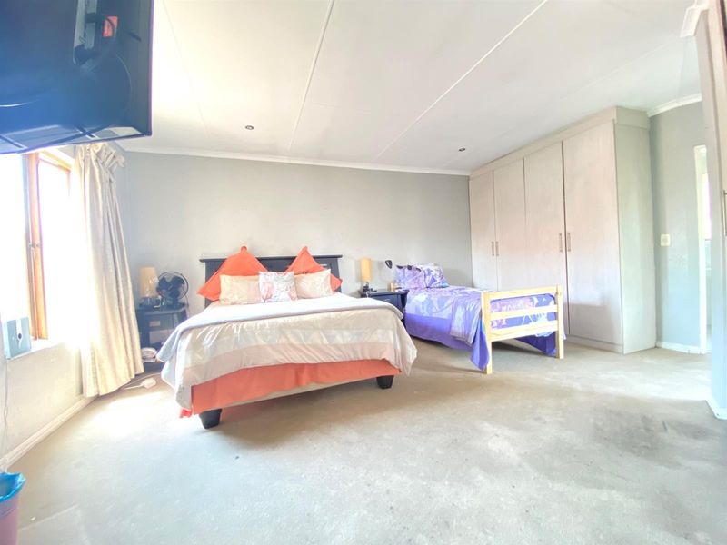 Apartment For Sale in Buurendal, Germiston - Photo 6